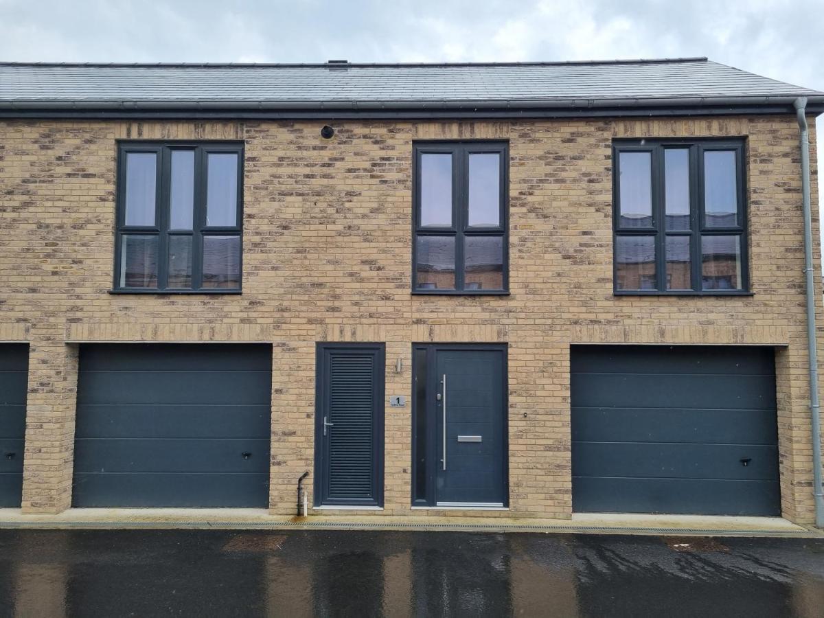 A Spacious And Hearty 2bd Apartment *